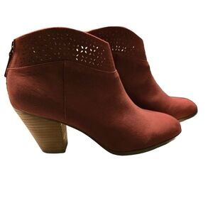 Violet & Red Women's Burgundy Jackson Lazer Cut Topline Boots, 9.5 M NWOB